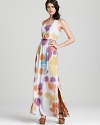 A splotchy tie-dye print imbues this ALTERNATIVE maxi dress with artistic flair.