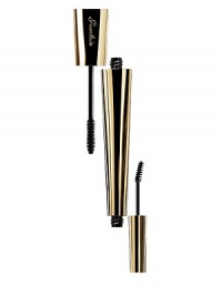 This two-brush mascara leaves no lash forgotten. The first brush transforms the eyelashes with a single stroke, fills them out, lengthens, curves and separates them. The second, miniature brush is designed for the inner and outer corners and tilted 7 degrees, to reach and grab the smaller eyelashes and make them up easily without smudges or mistakes. Thanks to the revolutionary Le 2 de Guerlain, you can have it all: volume + length + curve + definition. 