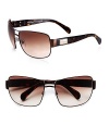 Square-shaped metal aviator sunglasses with plastic temples. UV 400 lens 100% UV protective Made in Italy