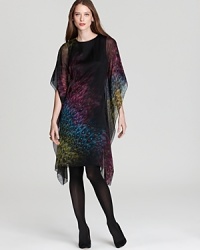 Brimming with exotic attitude, a breezy BASLER dress flaunts a stunning peacock print enlivened by a angled chiffon silhouette for a boho-chic statement. Brimming with exotic attitude, a breezy BASLER dress flaunts a stunning peacock print enlivened by a angled chiffon silhouette for a boho-chic statement.