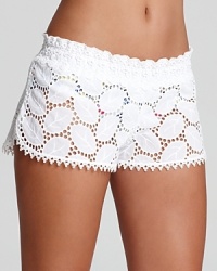 Take cover in OndadeMar's eyelet shorts--ethereal in crisp cotton eyelet with a subtle leaf pattern.