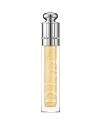 Dior introduces Dior Addict Ultra-Gloss Reflect, a high-tech, high-fashion innovation. It is the ultimate weapon of seduction with its dazzling shine and vibrant colors.These shades will add a high-fashion touch and head-turning glamour to every outfit, every occasion.