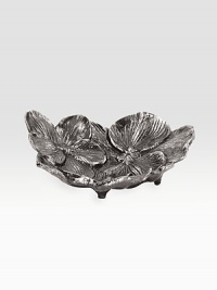 Inspired by the intricacies of natural forms, this graceful collection is richly detailed in cast metal with a blackened finish. From the Black Orchid CollectionBlackened nickel-plate4¾L X 4WHand washImported Inspired by the intricacies of natural forms, this graceful collection is richly detailed in cast metal with a blackened finish. From the Black Orchid CollectionBlackened nickel-plate4¾L X 4WHand washImported