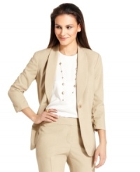 Nine West kept things sleek and simple on this jacket, adorning it with a single button closure and giving the chic shawl collar center stage. Nine West kept things sleek and simple on this jacket, adorning it with a single button closure and giving the chic shawl collar center stage.