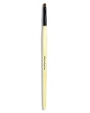 Easy to hold and control, this slim, tapered Ultra Fine Eyeliner Brush creates a flawless line. The brush hairs are finely pointed and tightly packed for precise application.