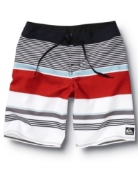 In an iconic trio of hues, these Quiksilver board shorts are an all-American classic with a cool twist. In an iconic trio of hues, these Quiksilver board shorts are an all-American classic with a cool twist.