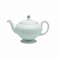 Designed to capture the classic bride, English Lace features a delicate lace motif inspired by the finest English embroidery. A shiny platinum band on each piece adds to the sophistication of this pattern, while a classic Leigh shape footed teacup adds timeless elegance. Designed to capture the classic bride, English Lace features a delicate lace motif inspired by the finest English embroidery. A shiny platinum band on each piece adds to the sophistication of this pattern, while a classic Leigh shape footed teacup adds timeless elegance.