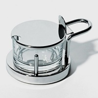 Parmesan cheese cellar by Alessi. A must-have for pasta lovers! Parmesan cheese cellar by Alessi. A must-have for pasta lovers!