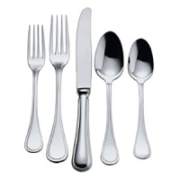 Le Perle stainless flatware features a perfect strand of pearls border on a classic heirloom shape. Small, symmetrical bead details attract light in even the lowest candlelight for an elegant, radiant table. Le Perle stainless flatware features a perfect strand of pearls border on a classic heirloom shape. Small, symmetrical bead details attract light in even the lowest candlelight for an elegant, radiant table.