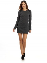 THE LOOKCrewneckPlunge backExposed back zipperLong sleevesContrast epaulettesBack dartsFully linedTHE FITAbout 31 from shoulder to hemTHE MATERIAL87% wool/13% nylonPolyester liningCARE & ORIGINDry cleanImported