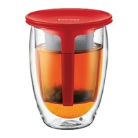 Say goodbye to tea bags and enjoy a perfect cup of tea with this stylish Tea For One set. Just like a Bodum teapot, it allows free-swirling tea leaves to release their full potential, but on a smaller, individual scale! The finely woven plastic filter ensures that leaves and kernels remain within the strainer while brewing, allowing the aroma of the tea to fully evolve without the messy remains of tea leaves escaping into the cup. The multi-functional silicone lid helps to keep the water warm while the tea is brewing and after brewing, use it as a saucer for the tea infuser. Say goodbye to tea bags and enjoy a perfect cup of tea with this stylish Tea For One set. Just like a Bodum teapot, it allows free-swirling tea leaves to release their full potential, but on a smaller, individual scale! The finely woven plastic filter ensures that leaves and kernels remain within the strainer while brewing, allowing the aroma of the tea to fully evolve without the messy remains of tea leaves escaping into the cup. The multi-functional silicone lid helps to keep the water warm while the tea is brewing and after brewing, use it as a saucer for the tea infuser.