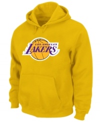Keep warm in this solid hoodie featuring the Los Angeles Lakers by Majestic. Keep warm in this solid hoodie featuring the Los Angeles Lakers by Majestic.