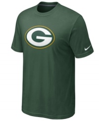 Go big! Display your love for the Green Bay Packers loud and proud in this oversized-logo t-shirt from Nike. Go big! Display your love for the Green Bay Packers loud and proud in this oversized-logo t-shirt from Nike.