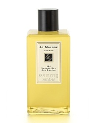 Named after the street number of the first bijou store in London, 154 is a chameleon-like fragrance. Allow yourself to be led on an olfactory journey, from citrus to herbaceous lavender and basil, finishing with a woody base of sandalwood and vetiver. 154 Shower Gel gets skin sparkling clean and leaves just a hint of fragrance. It awakens the senses with a moisturizing lather. Named after the street number of the first bijou store in London, 154 is a chameleon-like fragrance. Allow yourself to be led on an olfactory journey, from citrus to herbaceous lavender and basil, finishing with a woody base of sandalwood and vetiver. 154 Shower Gel gets skin sparkling clean and leaves just a hint of fragrance. It awakens the senses with a moisturizing lather.