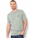 Keep your kick-back style on smooth water with this graphic Nautica t-shirt.