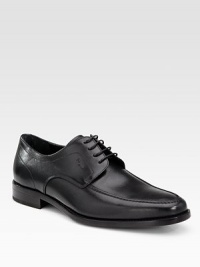 Elegance in any setting, designed with superior Italian detail in calfskin leather. Leather lining Padded insole Leather sole Made in Italy Elegance in any setting, designed with superior Italian detail in calfskin leather. Leather lining Padded insole Leather sole Made in Italy