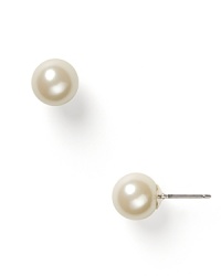 Add a classic accent to your look with these glass pearl stud earrings from Lauren Ralph Lauren. Add a classic accent to your look with these glass pearl stud earrings from Lauren Ralph Lauren.