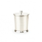 The classic Wallingford collection is at home in many rooms of the house - from bath to bedroom. It offers a number of plated brass elements that are finished to a warm patina, a rich look that recalls the early days of New England's silver plating history.
