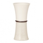 Add some flair to your décor with this gracefully flared vase. Designed to display a bouquet of roses, the vase is perfect for any long-stemmed flowers.