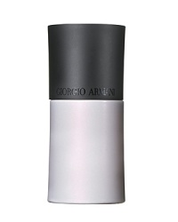 Light master make-up primer creates a mirror-like veil for an optical modeling effect by maximizing the cheekbones and arches of the face while toning down uneven zones. This primer contains a Micro-fil™ pearl that changes colors according to how it reflects light. It optically models skin contours by illuminating and shaping, leaving the complexion fresh and vibrant. Light master make-up primer creates a mirror-like veil for an optical modeling effect by maximizing the cheekbones and arches of the face while toning down uneven zones. This primer contains a Micro-fil™ pearl that changes colors according to how it reflects light. It optically models skin contours by illuminating and shaping, leaving the complexion fresh and vibrant.