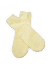 Soothe and recondition feet and calves by using a revolutionary gel technology that forms a contouring moisture wrap. These socks deliver a continual, intense treatment to feet in need. The gel lining nurtures and deeply moisturizes without leaving a residue on skin. The difference in skin condition is immediate--feet, heals and calves feel soft, nourished and relaxed. Soothe and recondition feet and calves by using a revolutionary gel technology that forms a contouring moisture wrap. These socks deliver a continual, intense treatment to feet in need. The gel lining nurtures and deeply moisturizes without leaving a residue on skin. The difference in skin condition is immediate--feet, heals and calves feel soft, nourished and relaxed.