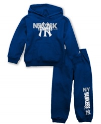 In this cozy fleece set from adidas MLB, in Yankees or Red Sox colors, he'll look like such an authentic member of the team they'll have to give him a ring. In this cozy fleece set from adidas MLB, in Yankees or Red Sox colors, he'll look like such an authentic member of the team they'll have to give him a ring.