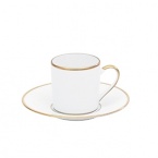 Palmyre provides the ideal backdrop for personal creativity. Able to set a refined table with its understated beauty or by creating a personalized setting when paired with another Bernardaud collection.