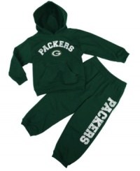 He'll have super-fan status early in this comfortable, sporty Green Bay Packers NFL hoodie and pant set from Outerstuff. He'll have super-fan status early in this comfortable, sporty Green Bay Packers NFL hoodie and pant set from Outerstuff.