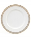 Like fine mesh ribbons, a crisscross of gold bands with platinum accents create this delightfully rustic pattern on the Gilded Weave dinner plates from Vera Wang. A beautiful way to bring homespun charm to formal events or exquisite style to every meal.
