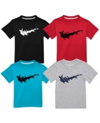 Not to be overshadowed. With this graphic t-shirt from Nike, he'll stand out when he's out on the playground. Not to be overshadowed. With this graphic t-shirt from Nike, he'll stand out when he's out on the playground.