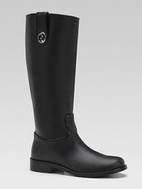 Tall leather riding boots with side zipper, leather tabs and metal, double G detailing.Side zipper and leather pull-on tabLeather upperFabric and leather liningLeather sole with anti-slip rubberPadded insoleMade in Italy Tall leather riding boots with side zipper, leather tabs and metal, double G detailing.Side zipper and leather pull-on tabLeather upperFabric and leather liningLeather sole with anti-slip rubberPadded insoleMade in Italy