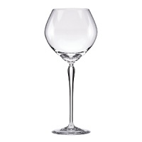 With a clear bowl and hand-pulled stem, this kate spade new york Bellport goblet sparkles in European crystal. With a clear bowl and hand-pulled stem, this kate spade new york Bellport goblet sparkles in European crystal.