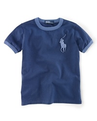 A cotton jersey tee is updated with Big Pony embroidery for a heritage finish. A cotton jersey tee is updated with Big Pony embroidery for a heritage finish.