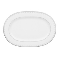 White Lace bone china is characterized by its diverse series of borders all rendered in precious platinum. The classic combination of platinum and white radiates on the table. A truly classic look. White Lace bone china is characterized by its diverse series of borders all rendered in precious platinum. The classic combination of platinum and white radiates on the table. A truly classic look.