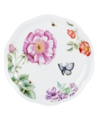 Grow your garden. Butterfly Meadow Bloom dessert plates from Lenox feature the sturdy, scalloped porcelain of original Butterfly Meadow dinnerware but with a variety of fresh floral motifs.