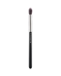 With its soft dome shape made of goat and synthetic fibers, the two-toned M·A·C 286 Dio Fibre Blending Brush provides a sheer, more controlled application of MAC Mineralize Eye Shadow. With its soft dome shape made of goat and synthetic fibers, the two-toned M·A·C 286 Dio Fibre Blending Brush provides a sheer, more controlled application of MAC Mineralize Eye Shadow.