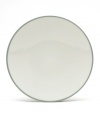 Mix and match these splashes of color for a tabletop with endless possibility! The modern coupe shape and two-tone hues mean this mini plate will bring life to any décor. Select pieces in your favorite shades to create a customized dinnerware collection.