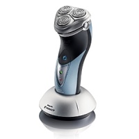 Norelco's XL shaving heads offer 50% more shaving surface than standard rotary shaving heads for a fast, close shave. A SmartTouch contour keeps the three shaving heads in close contact with your skin for an efficient shave. Norelco's XL shaving heads offer 50% more shaving surface than standard rotary shaving heads for a fast, close shave. A SmartTouch contour keeps the three shaving heads in close contact with your skin for an efficient shave.