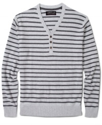 Retrofit brings you all the advantages of a vintage knit-an authentic Y-neck silhouette, the perfect stripe pattern-here in a machine washable sweater made of soft and sturdy cotton. Retrofit brings you all the advantages of a vintage knit-an authentic Y-neck silhouette, the perfect stripe pattern-here in a machine washable sweater made of soft and sturdy cotton.