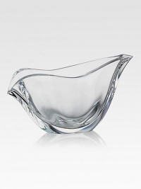 Gentle, curvaceous waves define this elegant bowl of fine crystal. 5H X 11LHand washImported