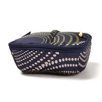 This insulated lunch carrier keeps food hot or cold for up to 3 hours and collapses to the size of a wallet for easy storage. 50% made from recycled fibers from plastic bottles, it is reusable letting you cut down on waste. This insulated lunch carrier keeps food hot or cold for up to 3 hours and collapses to the size of a wallet for easy storage. 50% made from recycled fibers from plastic bottles, it is reusable letting you cut down on waste.