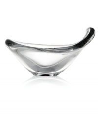 Easy elegance. Nambe's Smooth bowl curves and flows in sumptuous clear crystal, serving as artful accent and candy dish for the modern home. Easy elegance. Nambe's Smooth bowl curves and flows in sumptuous clear crystal, serving as artful accent and candy dish for the modern home.