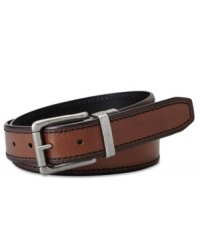 Truly the essence of vintage style, you'll want to add this Derek belt from Fossil to your wardrobe. It's reversible with dark brown on one side and black leather on the other. Truly the essence of vintage style, you'll want to add this Derek belt from Fossil to your wardrobe. It's reversible with dark brown on one side and black leather on the other.