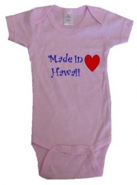 MADE IN HAWAII - HAWAII BABY - State-series - Pink Onesie / Baby T-shirt - size Small (6-12M) MADE IN HAWAII - HAWAII BABY - State-series - Pink Onesie / Baby T-shirt - size Small (6-12M)