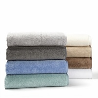 Rendered from the finest Egyptian Cotton, the Matouk hand towel is comprised of zero-twist yarns to wrap you in miracle of softness and absorbency.