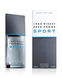 A new fragrance of crisp freshness and energy, like a deep breath at the top of a mountain peak. Fresh, tonic and woody with notes of grapefruit, bergamot, Haitain Vetiver, Indonesian Nutmeg, Virginian Cedarwood and Ambergris. A new fragrance of crisp freshness and energy, like a deep breath at the top of a mountain peak. Fresh, tonic and woody with notes of grapefruit, bergamot, Haitain Vetiver, Indonesian Nutmeg, Virginian Cedarwood and Ambergris.
