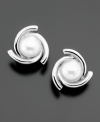 An alluring design for every day sophistication. Cultured freshwater pearl earrings (8-9 mm) set in sterling silver.