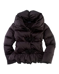 Crafted with thick down fill, a filled hood and an adorable peplum hem, the essential jacket combines unbeatable warmth and a sweet look. Crafted with thick down fill, a filled hood and an adorable peplum hem, the essential jacket combines unbeatable warmth and a sweet look.