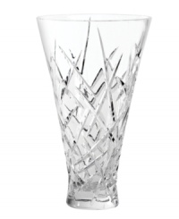 With a classic cut pattern in luminous crystal, the Duchesse Encore vase redefines a room with modern elegance. Celebrating the 20th anniversary of Vera Wang. With a classic cut pattern in luminous crystal, the Duchesse Encore vase redefines a room with modern elegance. Celebrating the 20th anniversary of Vera Wang.