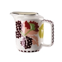 Missoni has created a multicolored décor that has been inspired by the colors of flowers and leaves of the tropical forest. This fantasy brings particular warmth to the most important pieces of the collection, standing out clearly on the white surface of the porcelain. Missoni has created a multicolored décor that has been inspired by the colors of flowers and leaves of the tropical forest. This fantasy brings particular warmth to the most important pieces of the collection, standing out clearly on the white surface of the porcelain.